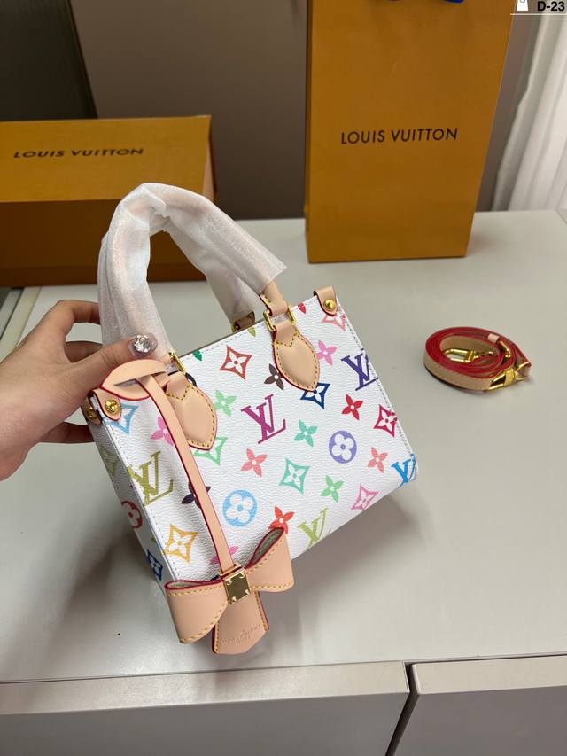 p170 lv Onthego Bb丛林托特包 路易威登Lv 老花 Logo Onthego 作为经典款之一，它是有绝对的优势 d-23尺寸18×15折叠盒