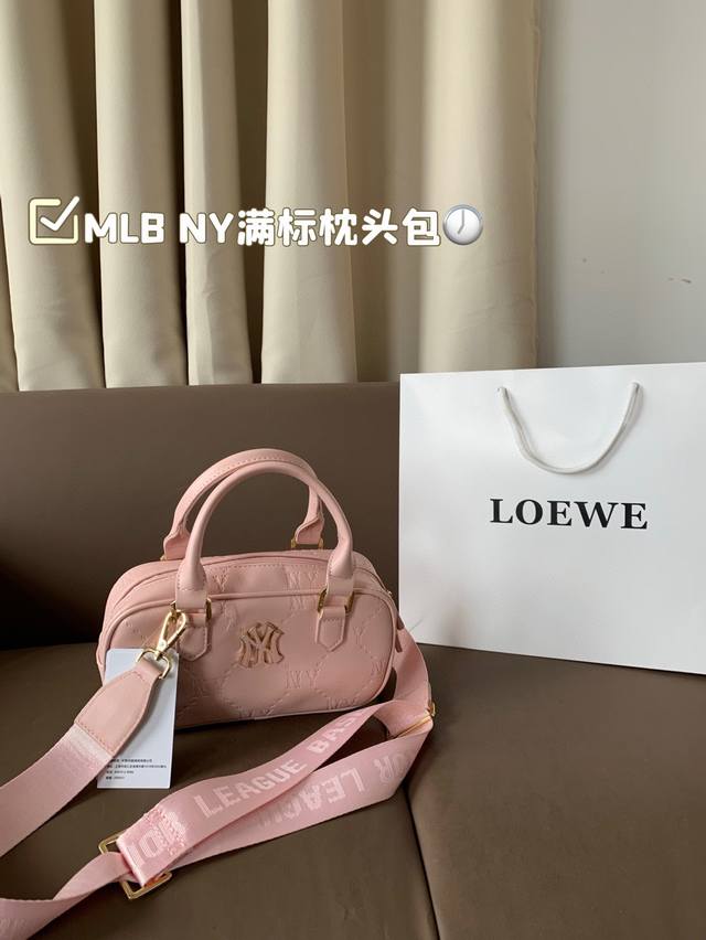 p140 mlb Ny满标枕头包 女包女士保龄球枕头包单肩包斜挎包休闲时尚 美式复古学院风 出片率真的超高 容量我都不想夸了 闭眼入～尺寸22*11