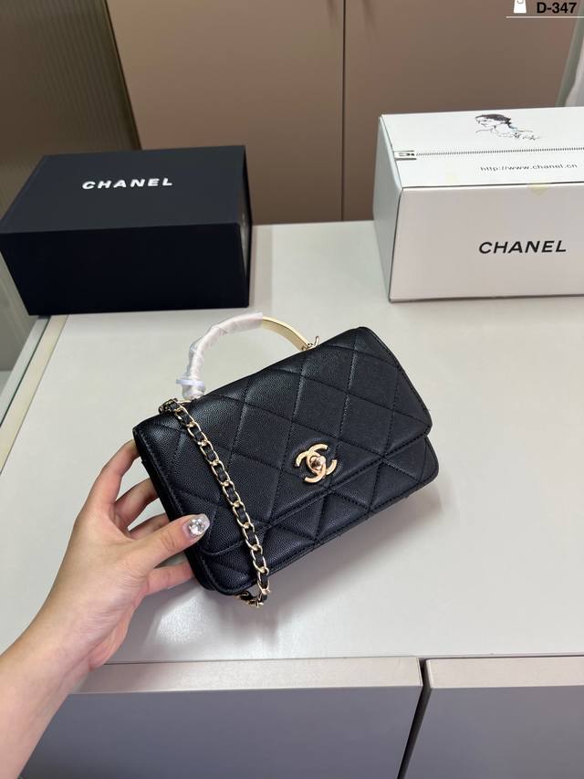 p180 chanel 香奈儿发财 一款随身小包推荐给大家！香奈儿Woc新款发财包 可斜挎单肩 链条可收入包内作为手包使用 d-347尺寸20×10折叠盒飞机盒