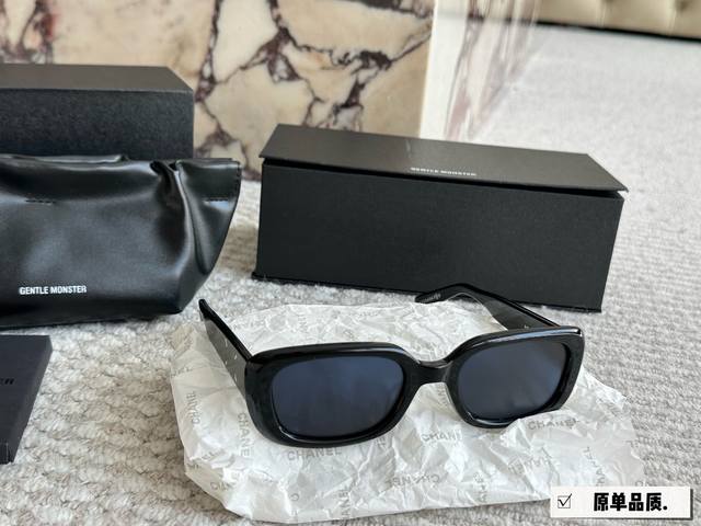 p180 配全套包装 gm-马吉拉联名款 镜片没有那么方，柔和一些！可盐可甜哦！ 原版蔡斯镜片！清晰度超高 戴上它立刻变高级！