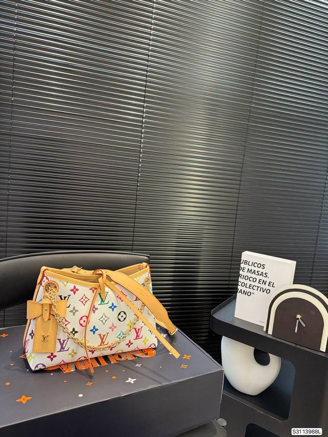 p250 配飞机盒折叠盒子Lv Carryall lv尤物人间白三彩真漂亮啊白三彩系列每一只都值得收藏，又可以搭配俏皮可爱下次想试试洒脱一点穿搭彩色老花 五彩缤