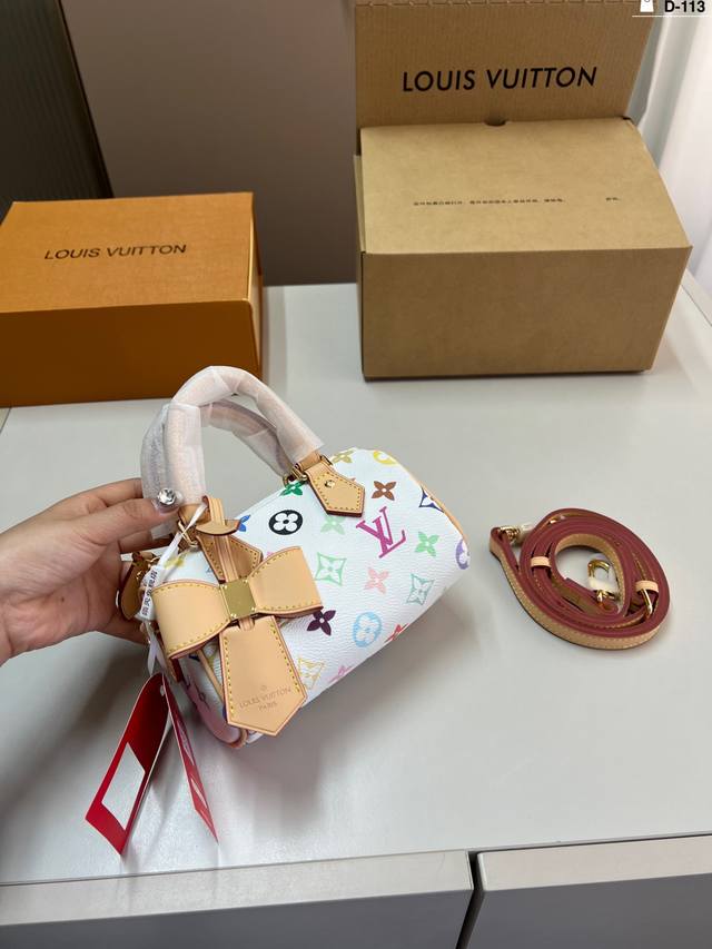 p180（芯片版本） lv 路易斯威登枕头包 百搭时尚 颜值超高 是每个潮酷女孩必入单品 d-113尺寸16×10折叠盒飞机盒