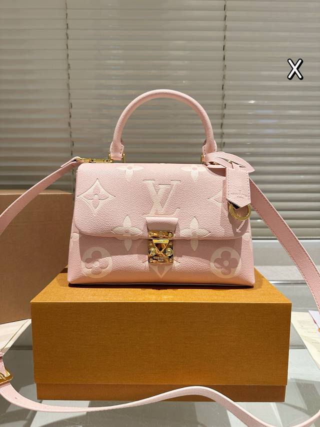 牛皮版本 P210 原单 size：25*16Cm lv压花 Madeleine Bb 非常喜欢这种带手柄的包 拎起来很有感觉！ empreinte 奢华压纹皮