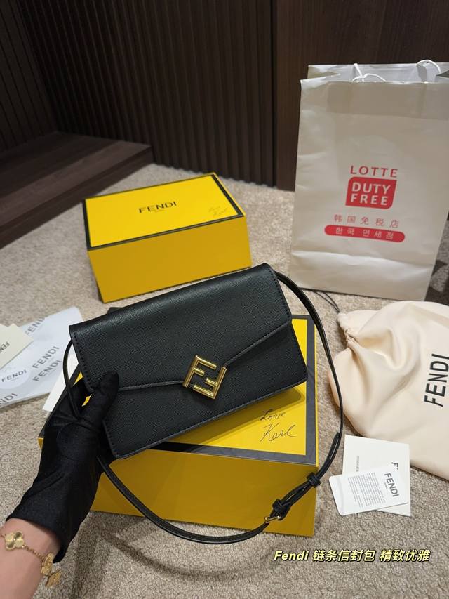 p220折叠盒尺寸21.13 芬迪Fendi 链条信封包