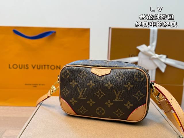 ￥160 lv老花斜挎包 经典中的经典 可可爱爱 日常带出门毫无压力且非常时髦喔~ 尺寸19 12