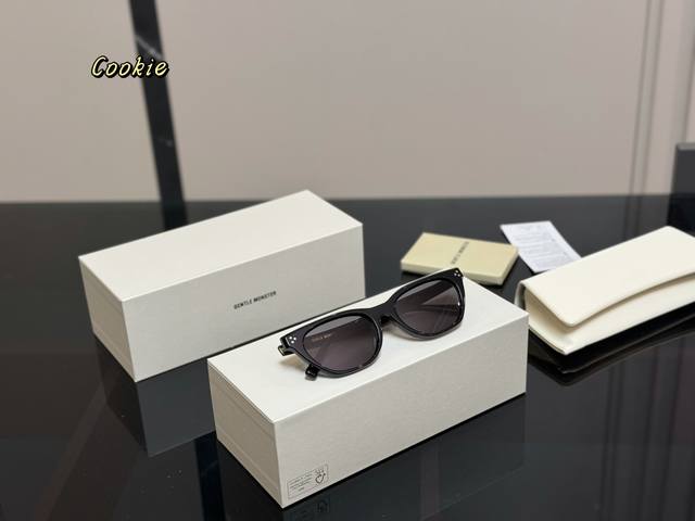 ￥140 配盒 gm 墨镜 Cookie 蔡司镜片 Au防护 附赠带Logo眼镜布