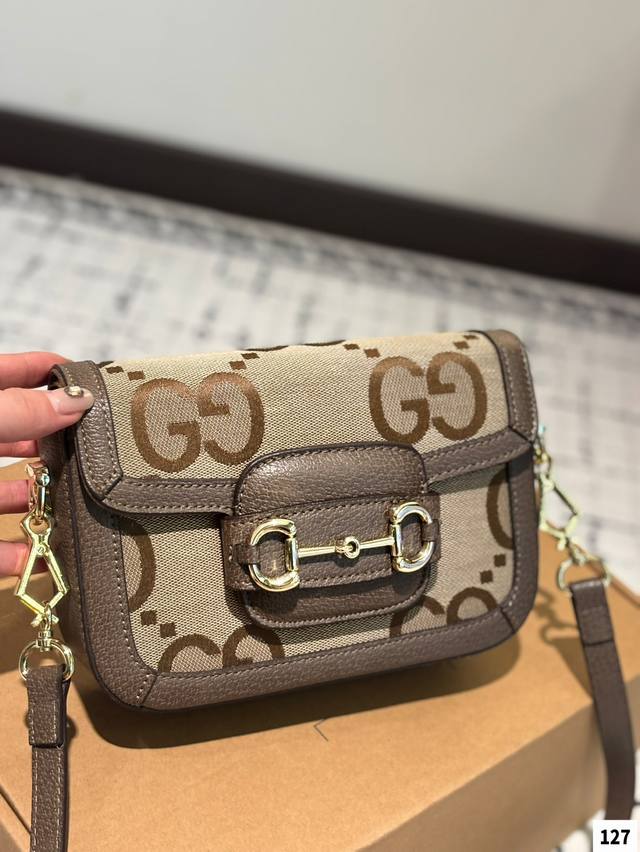 p180 gucci复古1955马鞍包 我的一见钟情 真的好好看!又复古又时髦反正我已经忍不住了!哪怕背个几十年依旧复古依旧时髦!2019绝对的超级爆款!也是倪 p180 gucci复古1955马鞍包 我的一见钟情 真的好好看!又复古又时髦反正我已经忍不住了!哪怕背个几十年依旧复古依旧时髦!2019绝对的超级爆款!也是倪