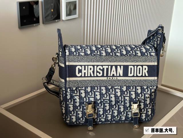 340 配盒（升级版） size：29*27Cm d家 Camp大号邮差 真的太好看了！ 自重很轻！超级好看！ 男女均！ 搜索Dior（迪奥）邮差包