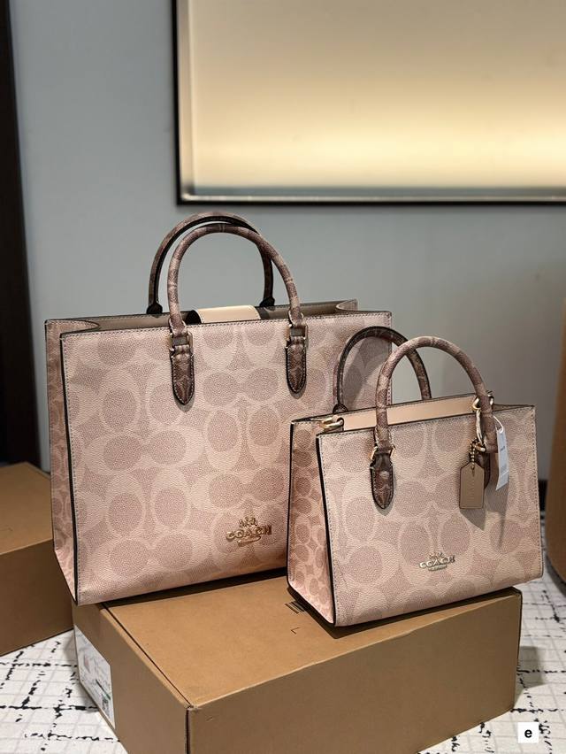 p270 P260 配盒子 蔻驰 托特 一整个爱住！浅色整体会更淑女浪漫，但黑色会更沉稳大气哦！喜欢的宝子看过来 尺寸 36 28 24 19