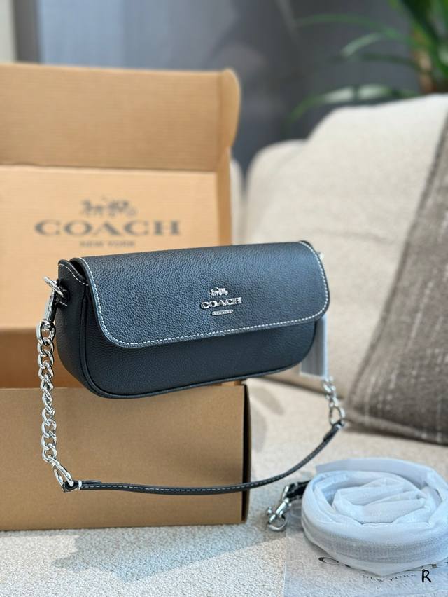 p180 coach |蔻驰三月新款Hailey Flap Bag▼#出街最爱的包包 coach蔻驰3月新品Hailey小法棍信封包 小小的手机包满足出门带个手