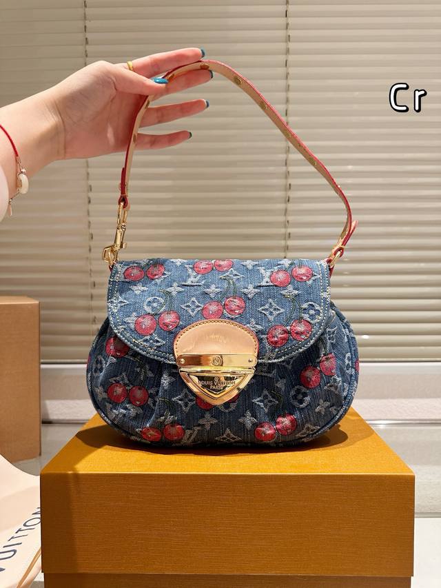 p210原单 牛仔 尺寸28*17 lv Sunset Vibe元宝包 又甜又酷 一整个爱住 百搭时尚 颜值超高 是每个潮酷女孩必入单品