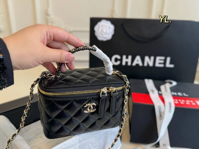 p170（折叠盒） size：16×11 chanel 香奈儿菱格手柄盒子包 小盒子质感满，颜值在线！ 手柄方便日常出门，随手一拿 包身轻便，小巧可爱 时髦又好