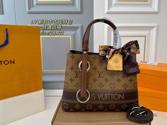 p150（无盒） size:28×21 lv路易威登新款中古手提Tote包 超级耐看的经典老花配色！ 吸扣拉链设计，内里隔层，方便收纳 配长肩带，手提可斜挎 日