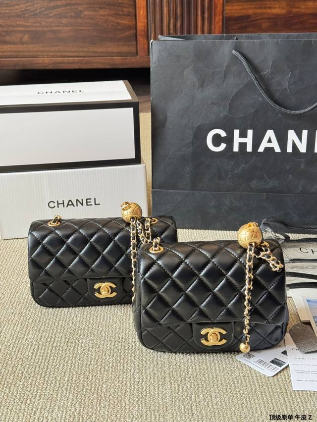 牛皮版本 P210 (同价) 小羊皮香奶奶 金球方胖子 “New Arrival” 最美金球方胖子人间香奈儿 白富美小姐姐必备款 ■单独夸最让人挪不开眼 就是小 牛皮版本 P210 (同价) 小羊皮香奶奶 金球方胖子 “New Arrival” 最美金球方胖子人间香奈儿 白富美小姐姐必备款 ■单独夸最让人挪不开眼 就是小