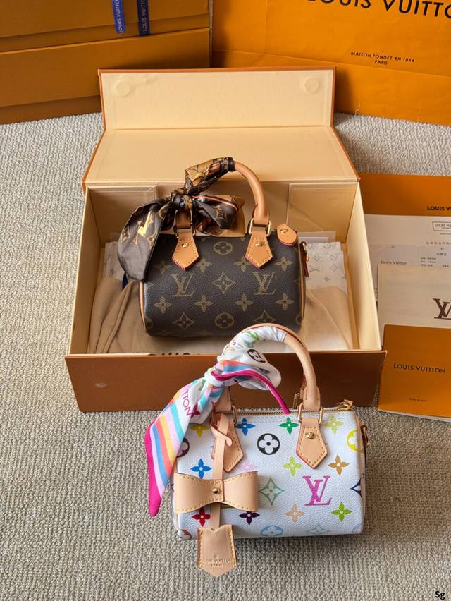 p140 lv Nano Speedy 16枕头包 lv 新款系列 枕头包 手袋,全网首发 Lv Speedy Nano 枕头包这款Retiro 手袋以标志性