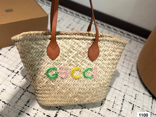 p160 Gucci 编织菜篮子包 拉菲草编织沙滩 夏天来了，准备度假背的风情单品，休闲的最高定义，一定要搭配，尺寸：27.25