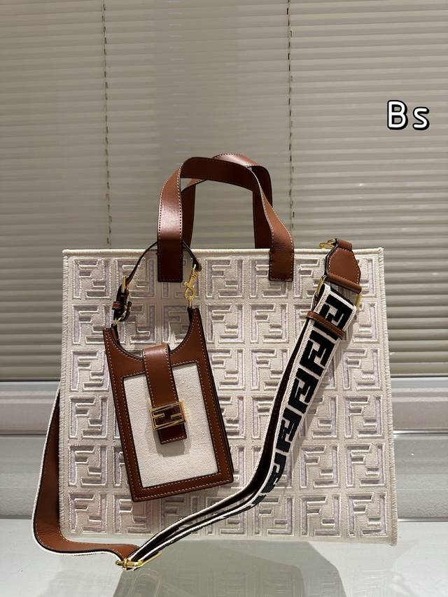 帆布 P300 尺寸:37.33Cm f家 Fendi Peekabo 托特包 经典的Tote造型!托特包 帆布 P300 尺寸:37.33Cm f家 Fendi Peekabo 托特包 经典的Tote造型!托特包