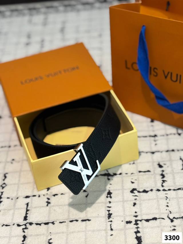 p160 送男友必备品 Lv 实在太高级啦 高版本！腰带[嘿哈] 牛皮皮带～热门款 男女通用皮带里面最火的版本啦～质量很好 全套包装！五金绝对不褪色 皮带头和专