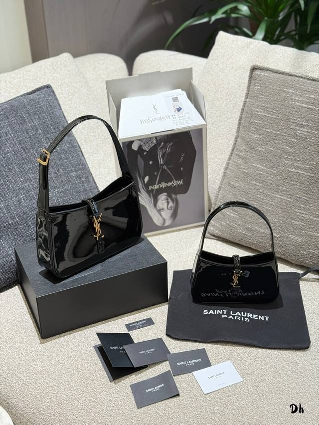 漆皮P190P200 ysl黑金Hobomini腋下包|甜酷女孩必备Ii-Ysl的Le5A7Hobo包包是-款精致而时尚的手袋，包包采用了经典的Hobo设计，即