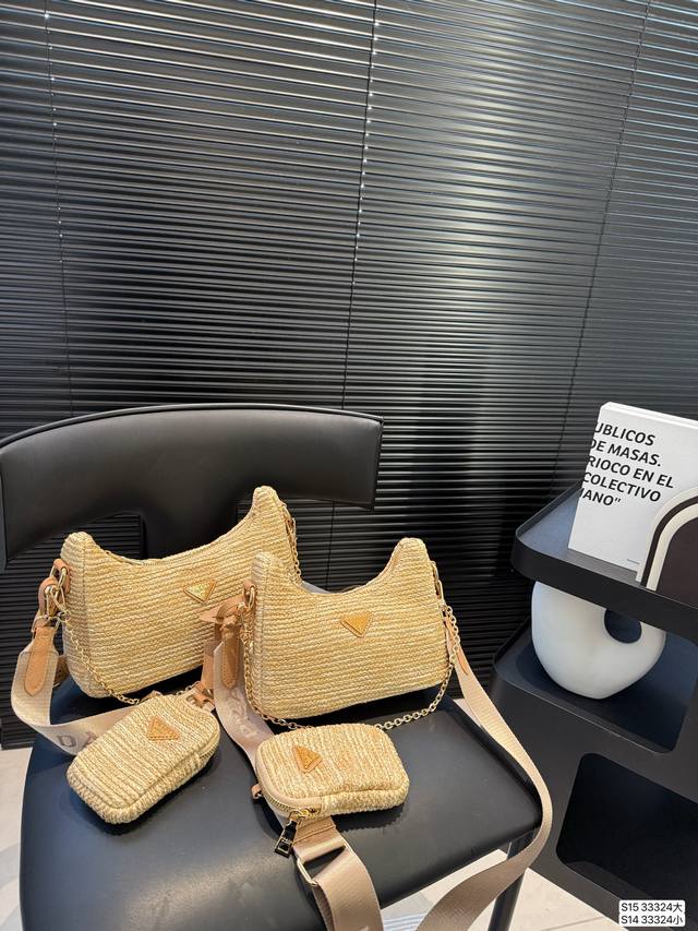 大号P150 小号P140 普拉达编织腋下包 春夏新款包,采用质朴的天然拉菲草,钩针编织,风格甜美又清新~尺寸:大号25 13 小号22 12 货号33324 大号P150 小号P140 普拉达编织腋下包 春夏新款包,采用质朴的天然拉菲草,钩针编织,风格甜美又清新~尺寸:大号25 13 小号22 12 货号33324