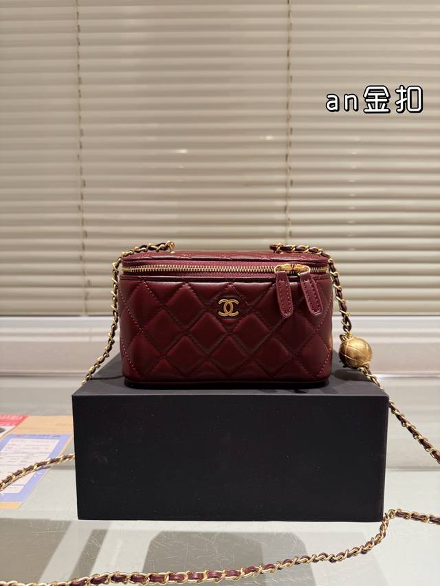 p200 chanel新品 金球箱子包 牛皮质地 时装/休闲 不挑衣服 全套包装尺寸20Cm