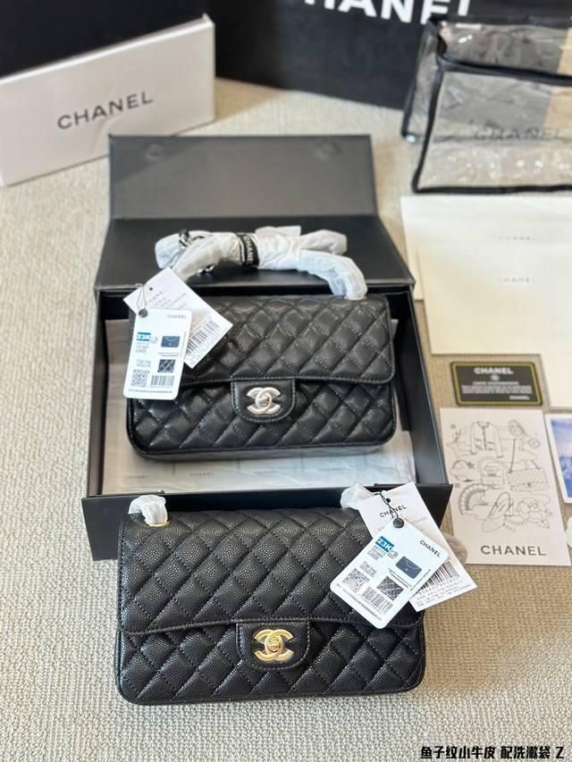 鱼子纹小牛皮 配洗漱袋 P240 cf Chane*-Cf经典之最 四季必备的原单系列“女神包”名媛超爱时尚宠儿 拥有超久历史 女人们的挚爱法宝 简约优雅凸显气