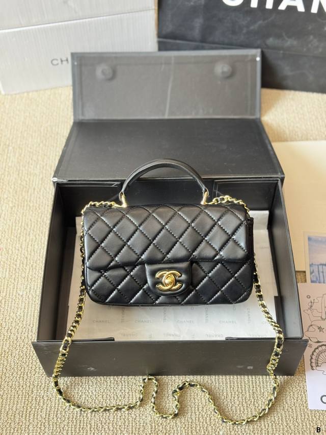 牛皮版本 P210 香奈儿Chanelcf 手柄方胖子 给人第一眼就很高级 说不出来的魅力 出街日常搭配首选 尺寸小号17 12