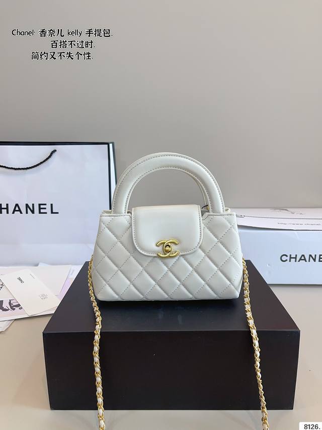 p200配礼盒. Chanel 香奈儿 Kelly凯莉小废包 超火爆时尚单做工精细 进口五金 让你无论是夏天还是冬天都能背上它出门 是不是性价比超级高 随便凹造