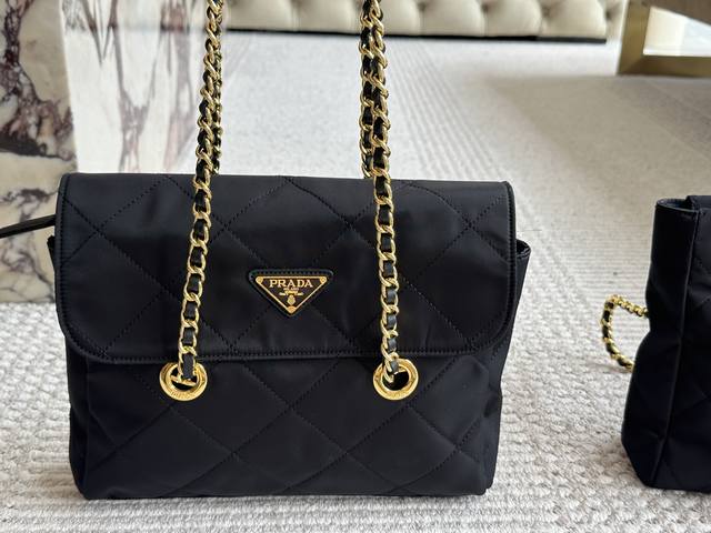 p170 配盒 size：28*22Cm prada Hobo中古链条包 多了一份随意和简单， 完全的时尚百搭！