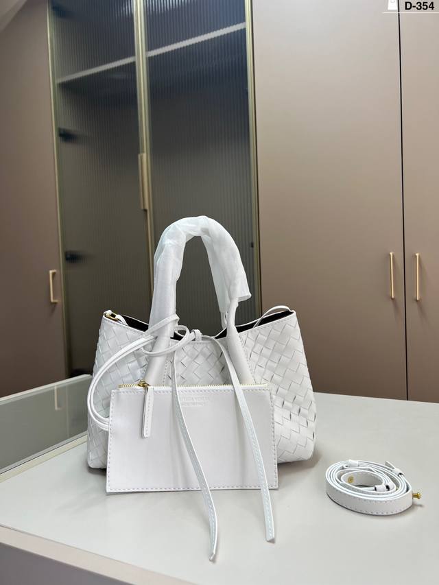 p180 bv编织托特包 Bv 编织购物袋它是这一季中性价比+实用性最棒的一只包包！内置小包！容量非常 d-354尺寸25×16