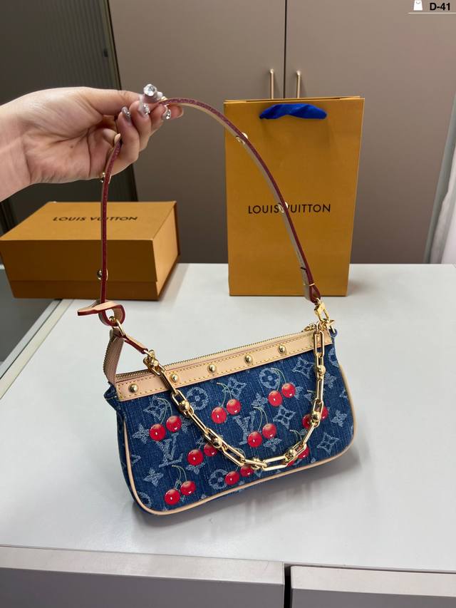 p180 lv麻将包Ivy 实物绝对惊艳到你 满足你任何穿搭 时尚潮流 d-41尺寸21×12 折叠盒