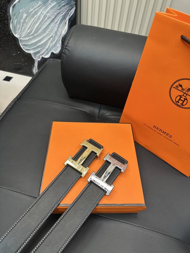 升级版 P160 爱马仕！ ！高版本！！全钢带头！ 腰带「嘿哈 」 原单牛皮皮带～热门款 皮带里面最火的啦～质量很好 全套包装！五金绝对不褪色 皮带头和专柜一样