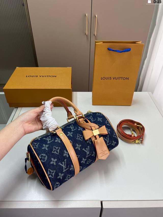 p190 lv 路易斯威登牛仔枕头包 百搭时尚 颜值超高 是每个潮酷女孩必入单品 d-23尺寸25×14折叠盒