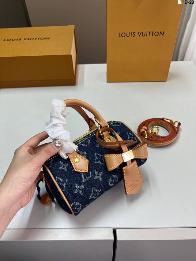 p160 lv 路易斯威登牛仔枕头包 百搭时尚 颜值超高 是每个潮酷女孩必入单品 d-23尺寸16×10折叠盒