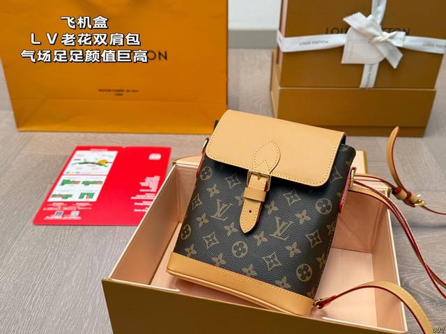 p220飞机盒 lv 老花双肩包 气场足足的 颜值巨高 日常出街首选 潮酷时尚男孩女孩必入款 尺寸 17 21 p220飞机盒 lv 老花双肩包 气场足足的 颜值巨高 日常出街首选 潮酷时尚男孩女孩必入款 尺寸 17 21
