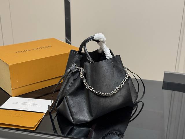 ¥270 配折叠盒 size:33*23Cm lv 月光女神水桶包 中古Vintage子母包 水桶的款式 超显气质! 越看越喜欢! 经典中的经典! ¥270 配折叠盒 size:33*23Cm lv 月光女神水桶包 中古Vintage子母包 水桶的款式 超显气质! 越看越喜欢! 经典中的经典!