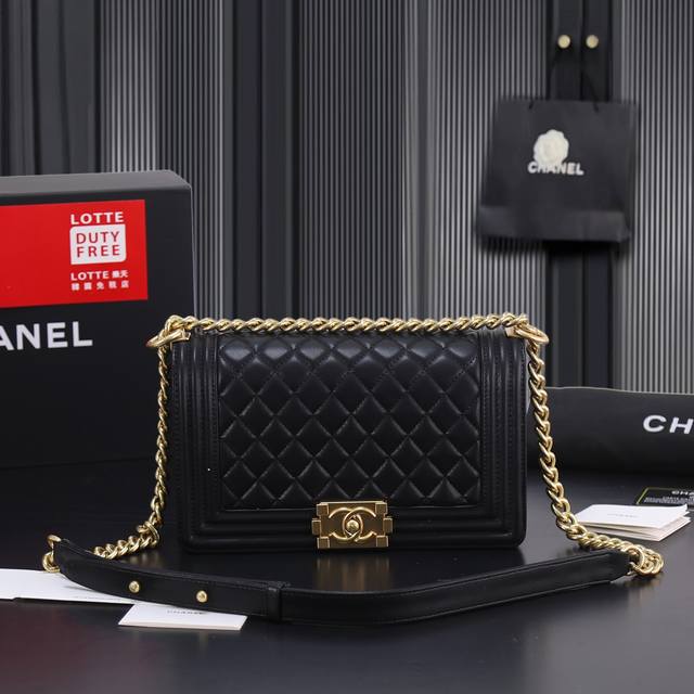 300。回货全套礼盒，香奈儿辣妈羊纹 Chanel 2022春夏爆款 Leboy辣妈系列 进口羊纹小牛皮，实物颜色非常漂亮 ，原厂进口24K真金电镀五金，型号：