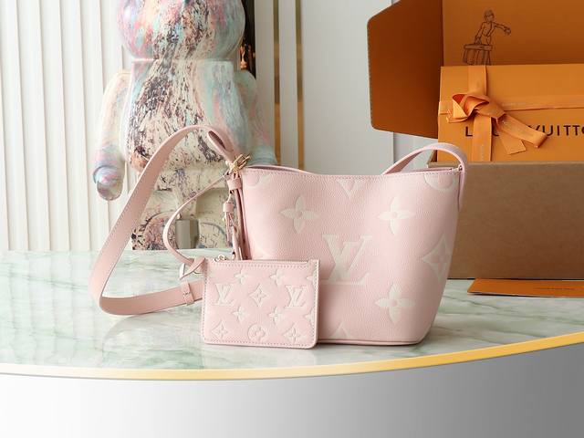 p780【顶级原单 独家实拍】M14356浅粉丝印 全皮水桶包 All In Bb 水桶手袋 M13480 13045 14346 本款 All Inbb手袋为