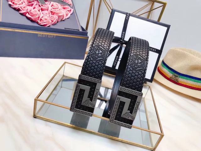 p 140 范思哲火遍全球的爆款带身采用牛皮[奸笑]贵气而充满活力的品牌设计风格一针一线专业师傅全新打造[强]用完美搭配功力 衬托出你独特的个性.尽显飞扬洒脱之