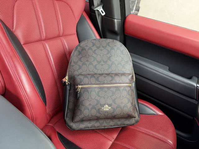 p250 高端货 新款 “ Coach ”蔻驰双肩包 Coach蔻驰双肩包 Coach蔻驰 Charlie 30 经典老花 帆布 背包双肩包 大号 男女款 深棕