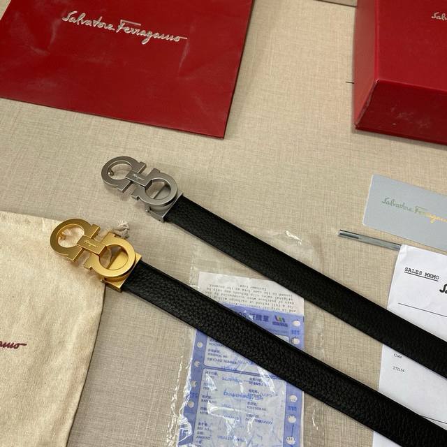 品牌：菲拉格幕Ferragamo 钢扣P200 等级：原单私货.进口头层牛皮，专柜售、堪比正品！油边精致 电脑车线 手感柔软.实物拍摄无修饰 上身效果超好、长度