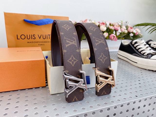 p140 lv 新款 为全球最大的高级时尚控股公司以传统手工设计和款式新颖誉满全球[强]此款采用纯牛皮名师制作 [色]随心驾驭[奸笑](附带原版包装)