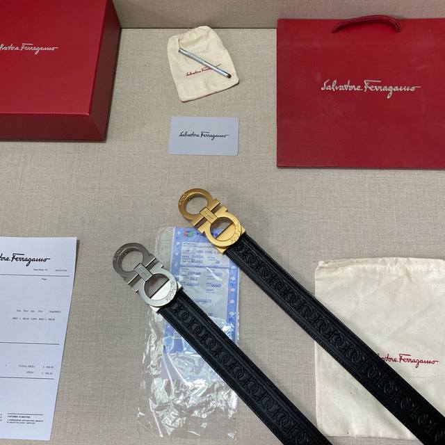 品牌：菲拉格慕Ferragamo P190 等级：原版品质.头层牛皮 ·专柜售经典爆款开模。油边精致 电脑车线 手感柔软.实物拍摄无修饰 上身效果超好、长度可裁