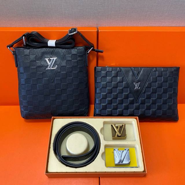 p240 lv路易威登 头层皮质组合礼盒包装腰带俩款包包超级组合 公文包包是很实用的选择。手提包日常是非常适合的。 双扣皮带：头层皮质带身搭配3.8Cm广州原版
