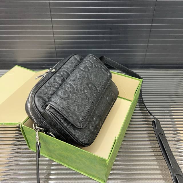 p330 Gucci 古奇 牛皮Jumbo Gg 纯色百搭大气 皮革 单肩斜挎包 小号 男女同款情侣款 黑色 邮差包 男士斜挎包 采用原版材质面料材质 高端品质