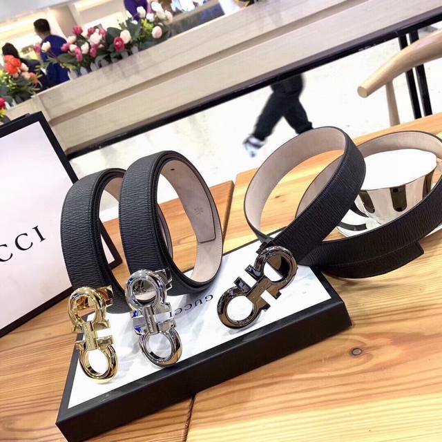 p 240 菲拉格慕皮带 Salvatore Ferragamo（意大利) 宽度3.5Cm 精美扣头 不褪色 原版意大利双面进口小牛皮 手感极佳 上身郊果棒 商