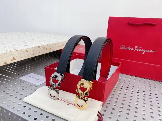 p200 菲拉格慕 女款 专柜同款在售· 種草拔草都要自留款· 進口原版皮制作·搭配原版Gancio五金·2.5Cm规格·可调式皮带·看图下单(双面可用)。