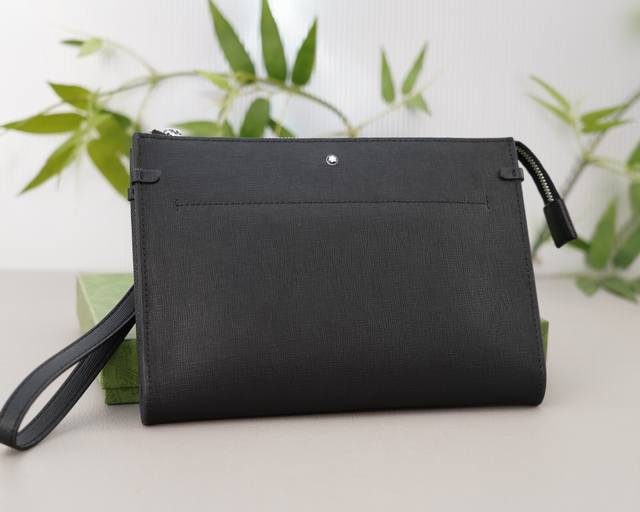 p180 万宝龙 官网同步 高版本 手拿包 全球轰抢单品 原单牛皮制作 质感超好 日常出门经典百搭 一眼万年的款 非市面普通货 贸易公司订单货 配全套包装礼品盒