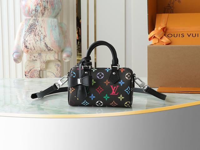 p620【顶级原单 独家实拍】M13406黑彩 枕头包Speedy系列 Lv村上隆联名Nanospeedy 手袋 M13391白彩 本款Nano Speedy手