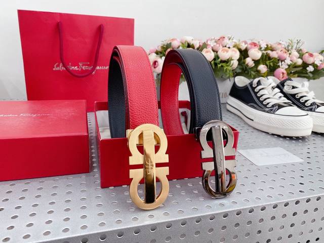 p240 菲拉格慕 原单双面进口小牛皮带身 搭配原单精品钢扣。原产皮料定制，一面黑色一面红色 专柜宽度3.5Cm. 【温馨提示：长度100-125Cm】长度也可